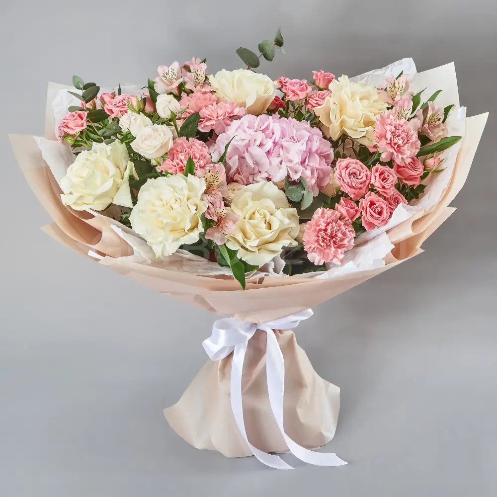 219258 Нежный букет роз и гвоздик с гортензией