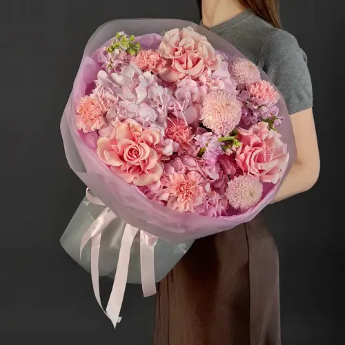 Цветочное облако из микса розовых цветов 