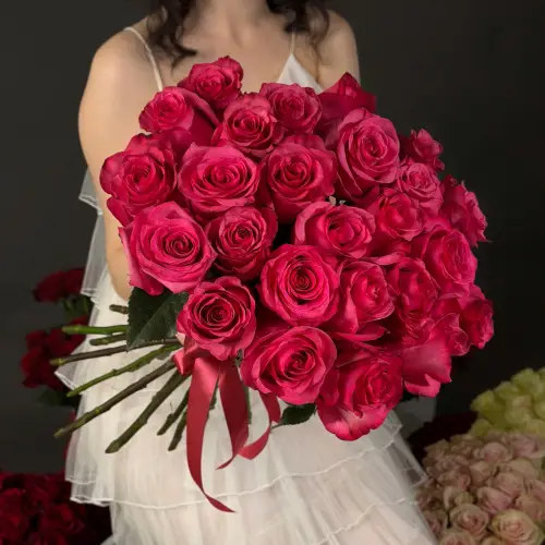 Букет из 25 розовых роз