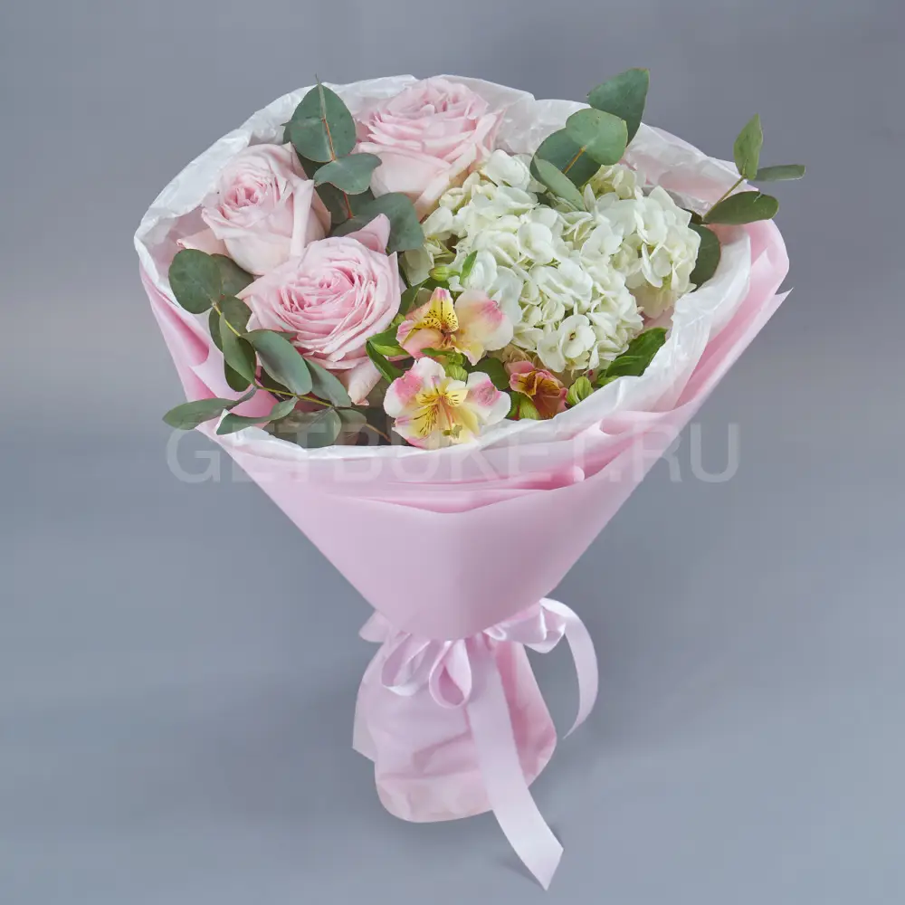 213275 Букет из роз с белой гортензией 