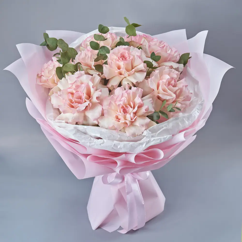 213264 Букет нежных роз с эвкалиптом