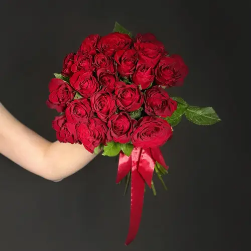 Букет из 21 красной кенийской розы